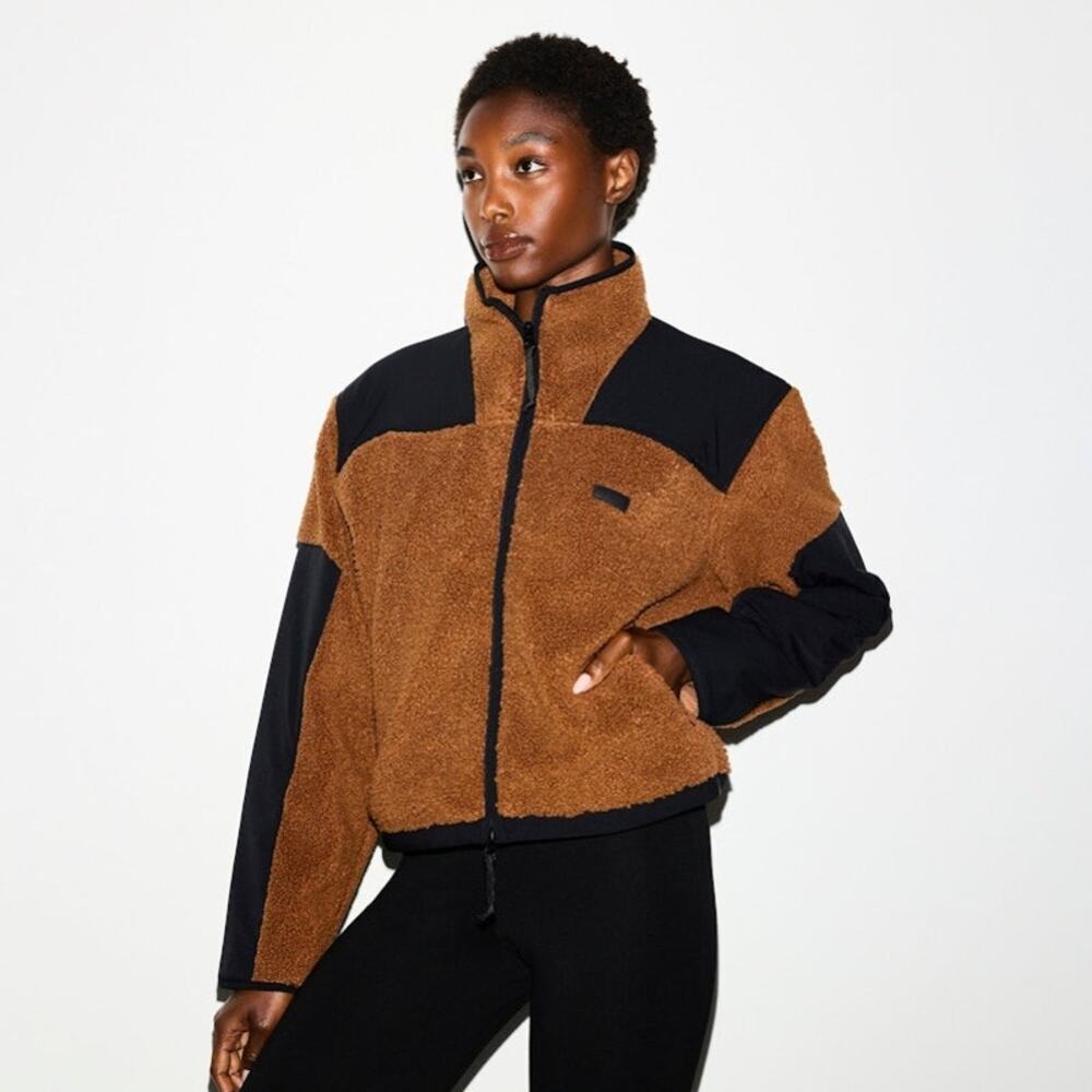 SKIMS TEDDY Boxy Zip Up Jacket - Chai Size L NWT #1638